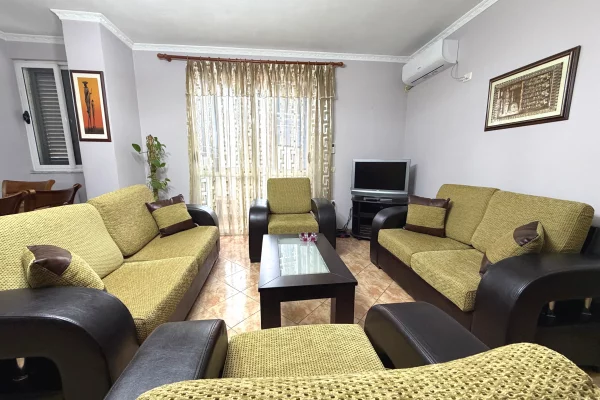 Shtepi me qera Apartament ne Tirane, 1+1, Mobilimi E mobiluar, Pagesa 50,000  Leke.