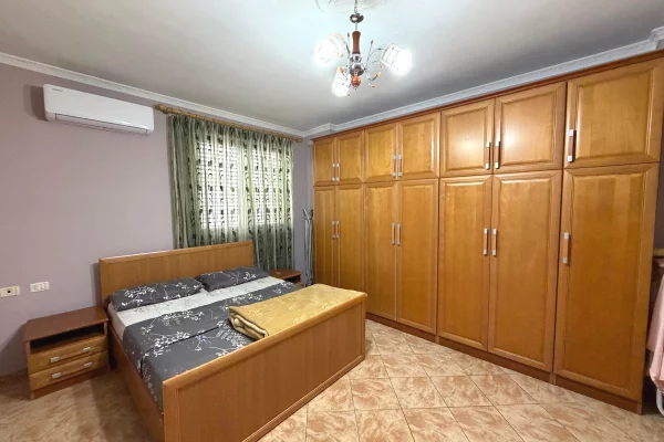Shtepi me qera Apartament ne Tirane, 1+1, Mobilimi E mobiluar, Pagesa 50,000  Leke.