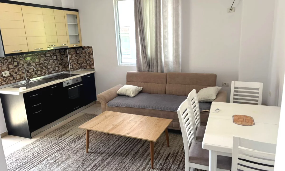 Shtepi me qera Apartament ne Tirane, 1+1, Mobilimi E mobiluar, Pagesa 50,000  Leke.