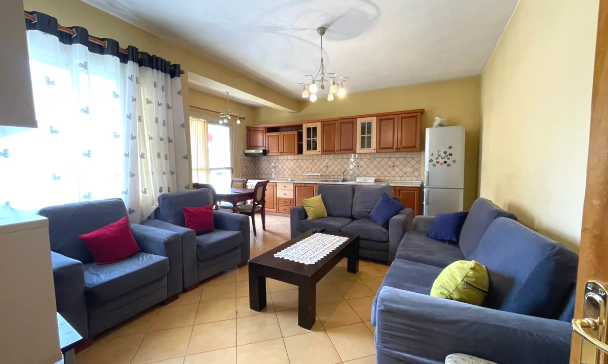 Shtepi me qera Vila Luksoze ne Tirane, 2+1, Mobilimi E mobiluar, Pagesa 60,000  Leke.