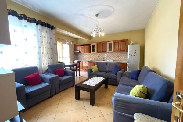 Pas Shkolles 9-vjecare“Bajram Curri”jepet me qera 2+1,i mobiluar.60,000L