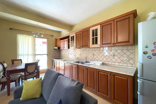 Shtepi me qera Vila Luksoze ne Tirane, 2+1, Mobilimi E mobiluar, Pagesa 60,000  Leke.