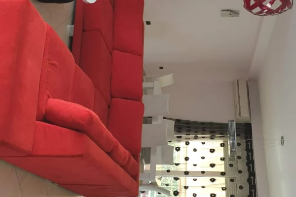 Shtepi me qera 2+1 ne Tirane - 700 Euro