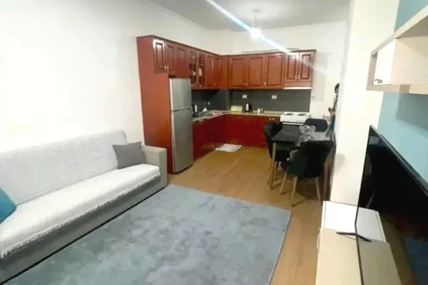 Shtepi me qera Apartament ne Tirane, 2+1, Mobilimi E mobiluar, Pagesa 38,000  Leke.