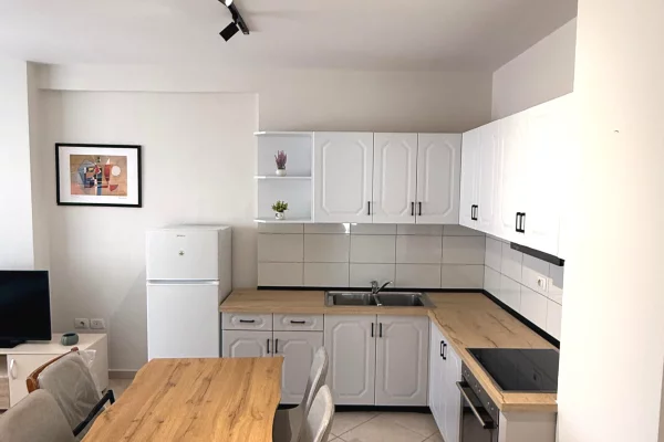 Shtepi me qera Apartament ne Tirane, 2+1, Mobilimi E mobiluar, Pagesa 55,000  Leke.