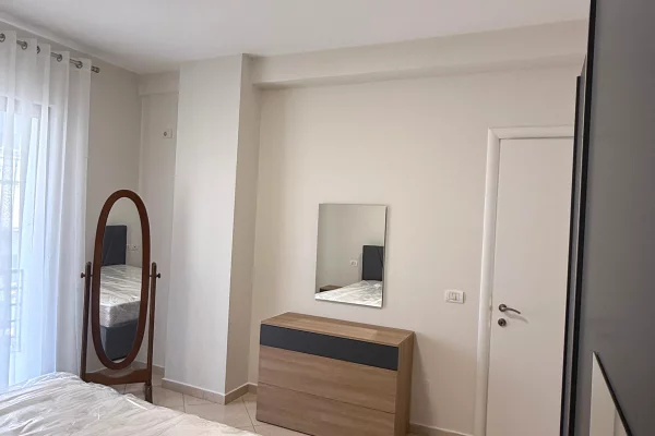 Shtepi me qera Apartament ne Tirane, 2+1, Mobilimi E mobiluar, Pagesa 55,000  Leke.