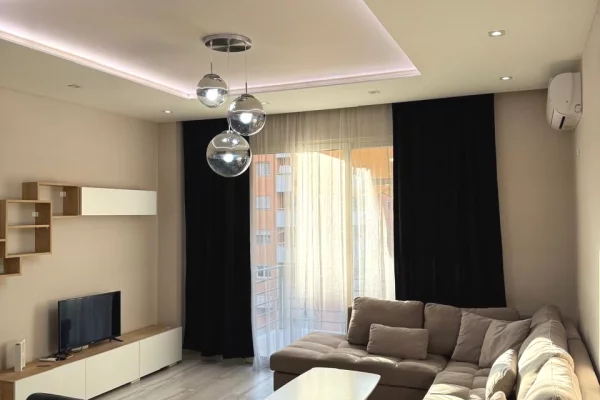 Shtepi me qera 2+1 ne Tirane - 50,000 Leke