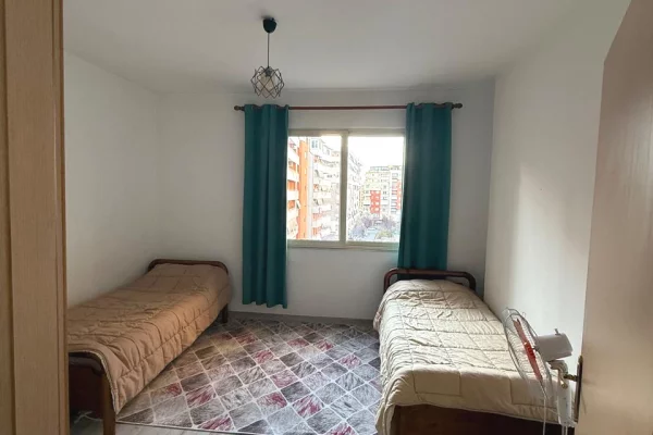 Shtepi me qera Apartament ne Tirane, 2+1, Mobilimi E mobiluar, Pagesa 50,000  Leke.
