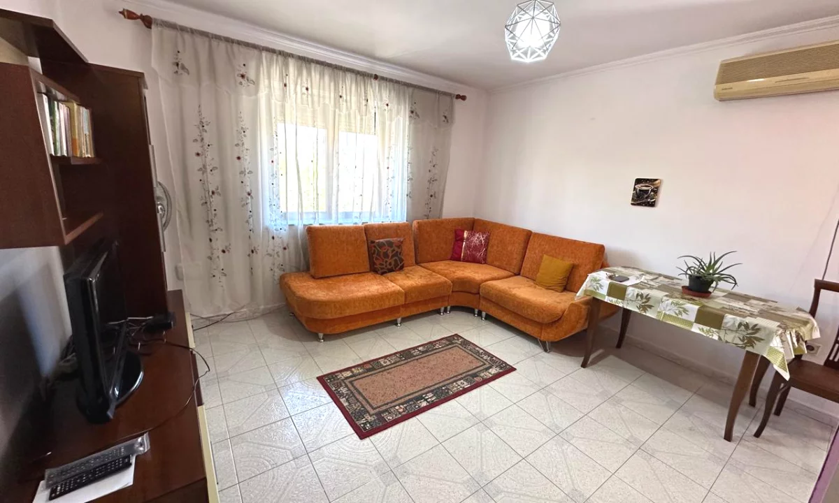 Shtepi me qera Apartament ne Tirane, 1+1, Mobilimi E mobiluar, Pagesa 55,000  Leke.