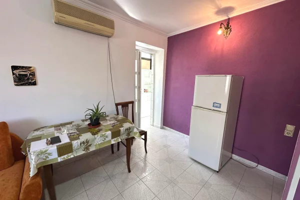 Shtepi me qera Apartament ne Tirane, 1+1, Mobilimi E mobiluar, Pagesa 55,000  Leke.