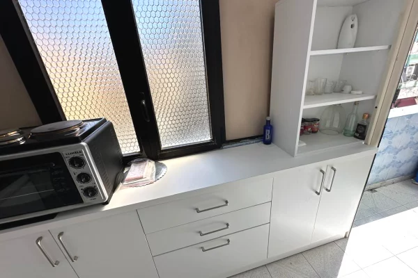 Shtepi me qera Apartament ne Tirane, 1+1, Mobilimi E mobiluar, Pagesa 55,000  Leke.