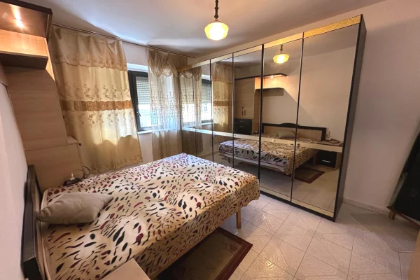 Shtepi me qera Apartament ne Tirane, 1+1, Mobilimi E mobiluar, Pagesa 55,000  Leke.