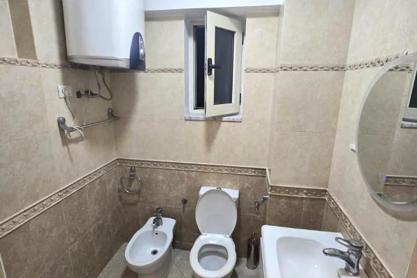 Shtepi me qera Apartament ne Tirane, 1+1, Mobilimi E mobiluar, Pagesa 650  Euro.
