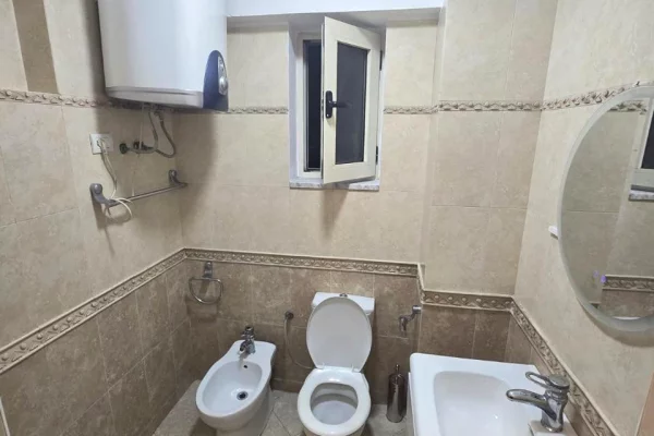 Shtepi me qera Apartament ne Tirane, 1+1, Mobilimi E mobiluar, Pagesa 650  Euro.