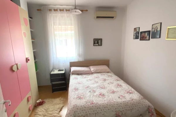 Shtepi ne shitje Apartament ne Tirane, 2+1, Mobilimi E mobiluar, Pagesa 210,000  Euro.