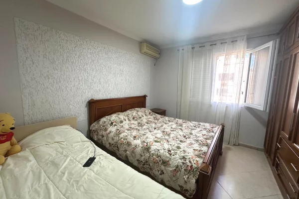 Shtepi ne shitje Apartament ne Tirane, 1+1, Mobilimi E mobiluar, Pagesa 130,000  Euro.