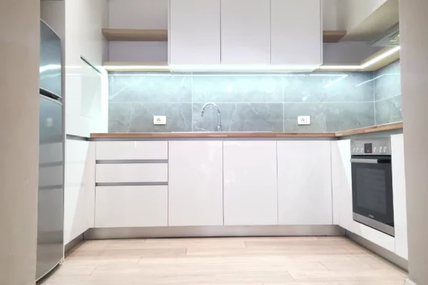 Shtepi me qera Apartament ne Tirane, 1+1, Mobilimi E mobiluar, Pagesa 65,000  Leke.