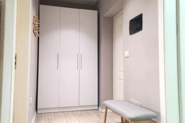 Shtepi me qera Apartament ne Tirane, 1+1, Mobilimi E mobiluar, Pagesa 65,000  Leke.