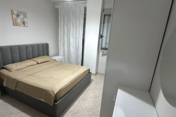 Shtepi me qera Apartament ne Tirane, 1+1, Mobilimi E mobiluar, Pagesa 55,000  Leke.