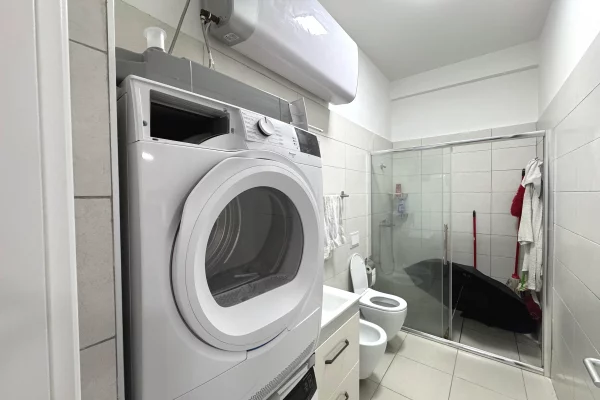 Shtepi ne shitje Apartament ne Tirane, 2+1, Mobilimi E mobiluar, Pagesa 380,000  Euro.