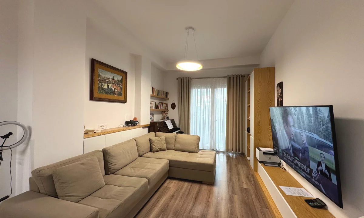 Shtepi ne shitje Apartament ne Tirane, 2+1, Mobilimi E mobiluar, Pagesa 380,000  Euro.
