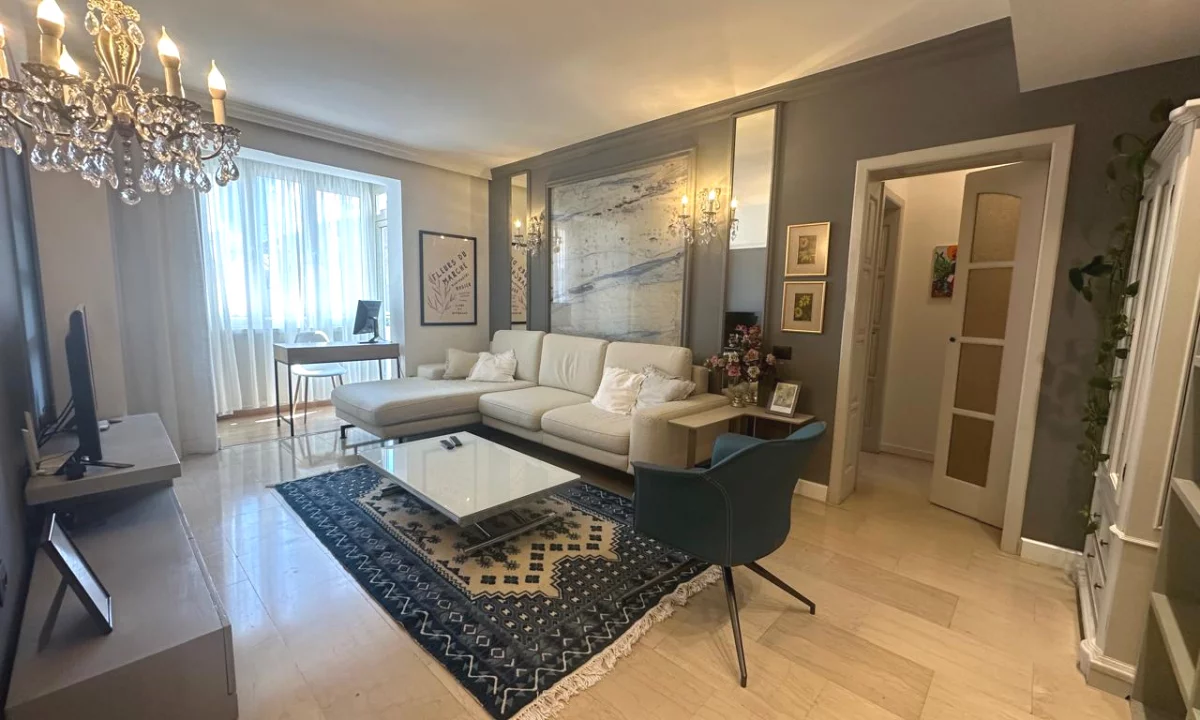 Shtepi me qera Apartament ne Tirane, 3+1, Mobilimi E mobiluar, Pagesa 1,000  Euro.