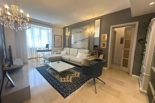 Shtepi me qera 3+1 ne Tirane - 1,000 Euro