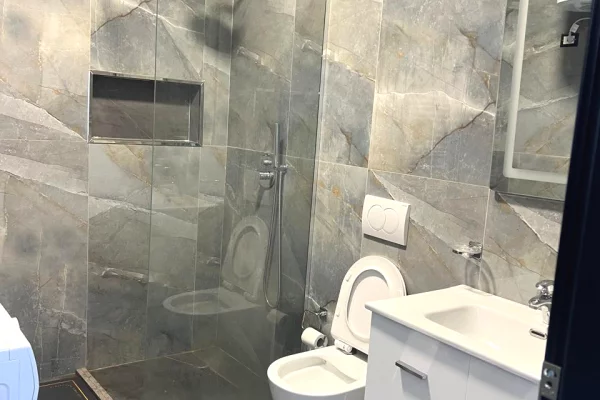 Shtepi me qera Apartament ne Tirane, 1+1, Mobilimi E mobiluar, Pagesa 65,000  Leke.