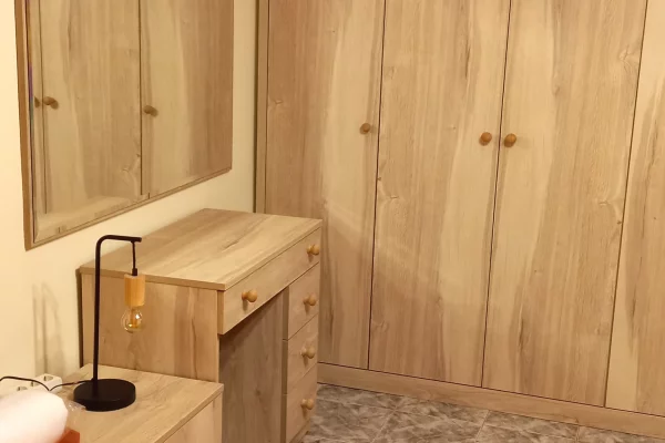 Shtepi me qera Apartament ne Tirane, 2+1, Mobilimi E mobiluar, Pagesa 600  Euro.