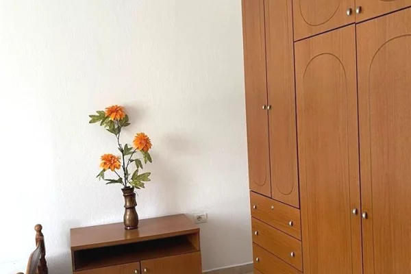 Shtepi me qera Vila Luksoze ne Tirane, 2+1, Mobilimi E mobiluar, Pagesa 40,000  Leke.