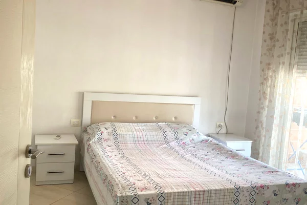 Shtepi me qera Apartament ne Tirane, 1+1, Mobilimi E mobiluar, Pagesa 45,000  Leke.