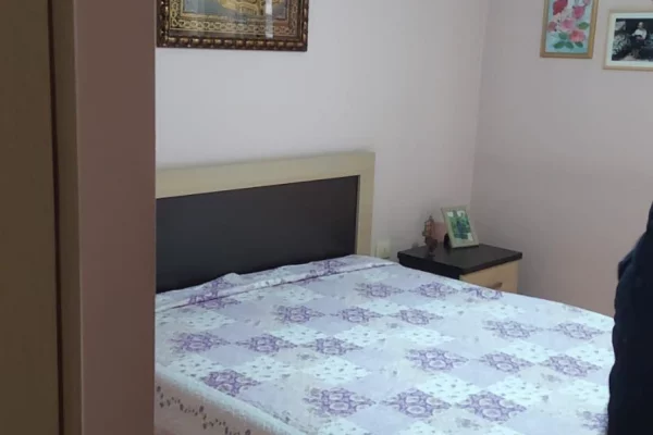 Shtepi me qera Apartament ne Tirane, 2+1, Mobilimi E mobiluar, Pagesa 63,000  Leke.