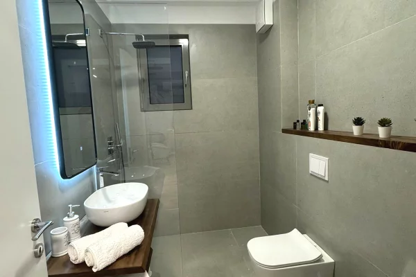 Shtepi me qera Apartament ne Tirane, 1+1, Mobilimi E mobiluar, Pagesa 900  Euro.