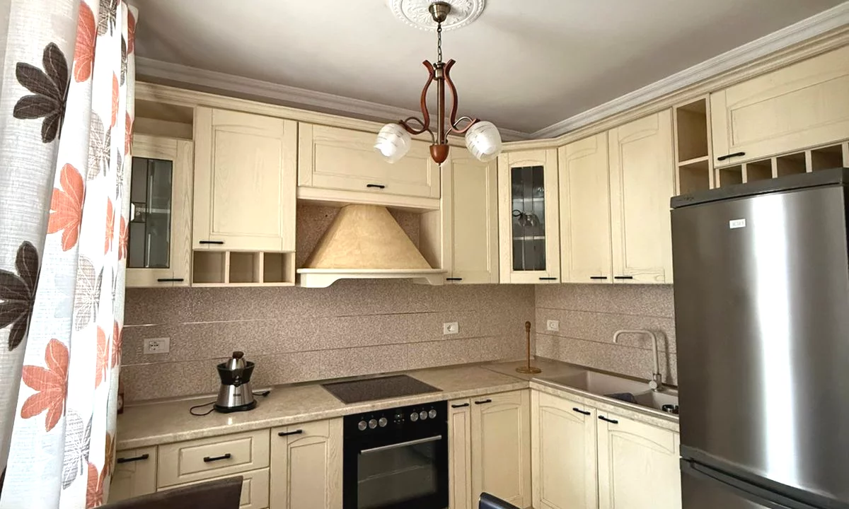 Shtepi me qera Apartament ne Tirane, 2+1, Mobilimi E mobiluar, Pagesa 60,000  Leke.