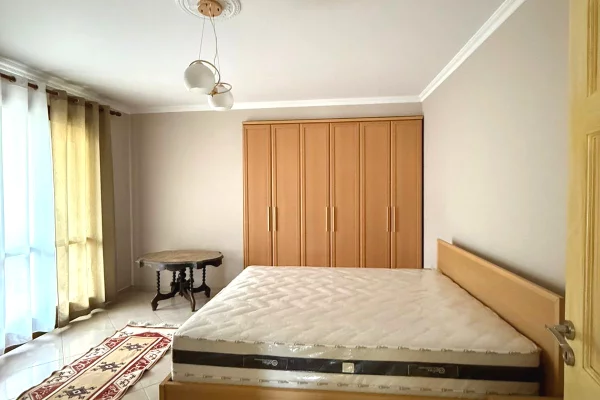 Shtepi me qera Apartament ne Tirane, 2+1, Mobilimi E mobiluar, Pagesa 60,000  Leke.
