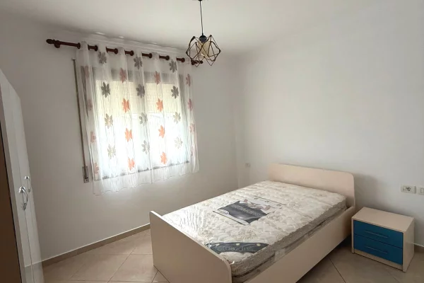 Shtepi me qera Apartament ne Tirane, 2+1, Mobilimi E mobiluar, Pagesa 60,000  Leke.