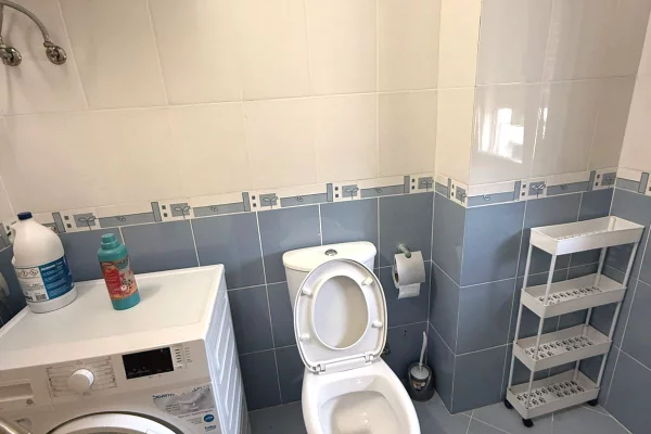 Shtepi me qera Apartament ne Tirane, 2+1, Mobilimi E mobiluar, Pagesa 60,000  Leke.