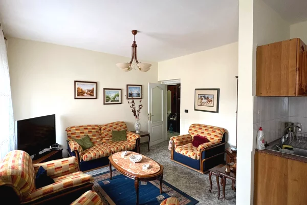 Shtepi me qera 2+1 ne Tirane - 50,000 Leke