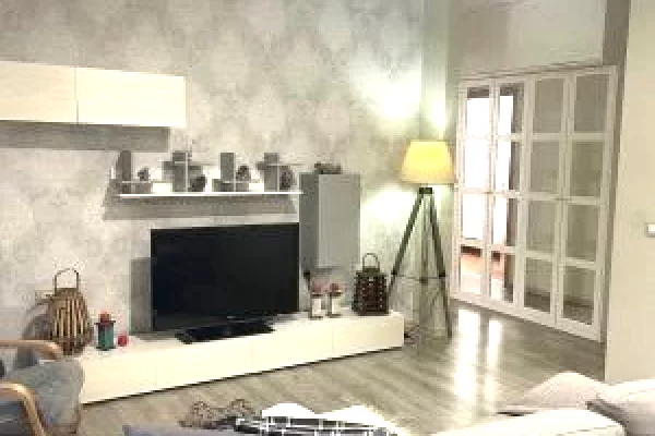 Shtepi me qera 2+1 ne Tirane - 65,000 Leke