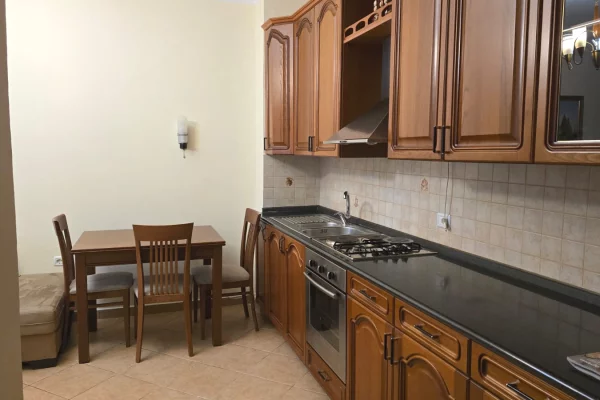 Shtepi me qera Apartament ne Tirane, 2+1, Mobilimi E mobiluar, Pagesa 45,000  Leke.