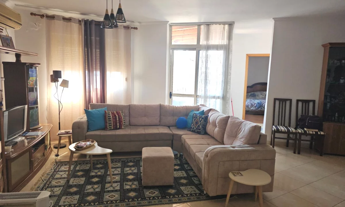 Shtepi me qera Apartament ne Tirane, 2+1, Mobilimi E mobiluar, Pagesa 65,000  Leke.