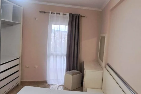 Shtepi me qera Apartament ne Tirane, 1+1, Mobilimi E mobiluar, Pagesa 42,000  Leke.