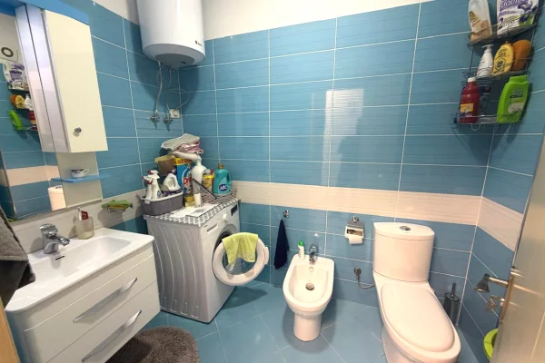 Shtepi ne shitje Apartament ne Tirane, 2+1, Mobilimi E mobiluar, Pagesa 260,000  Euro.