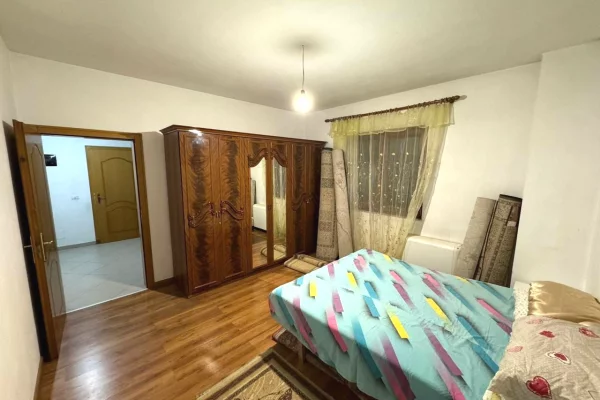 Shtepi me qera Vila Luksoze ne Tirane, 2+1, Mobilimi E mobiluar, Pagesa 45,000  Leke.