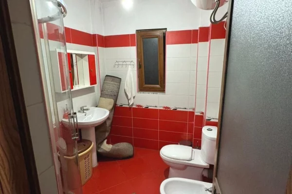 Shtepi me qera Vila Luksoze ne Tirane, 2+1, Mobilimi E mobiluar, Pagesa 45,000  Leke.