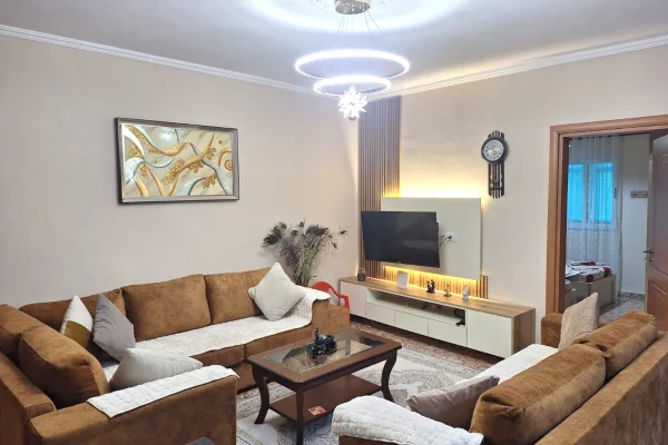 Shtepi me qera Apartament ne Tirane, 2+1, Mobilimi E mobiluar, Pagesa 60,000  Leke.