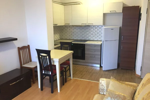 Shtepi me qera Apartament ne Tirane, 2+1, Mobilimi E mobiluar, Pagesa 850  Euro.