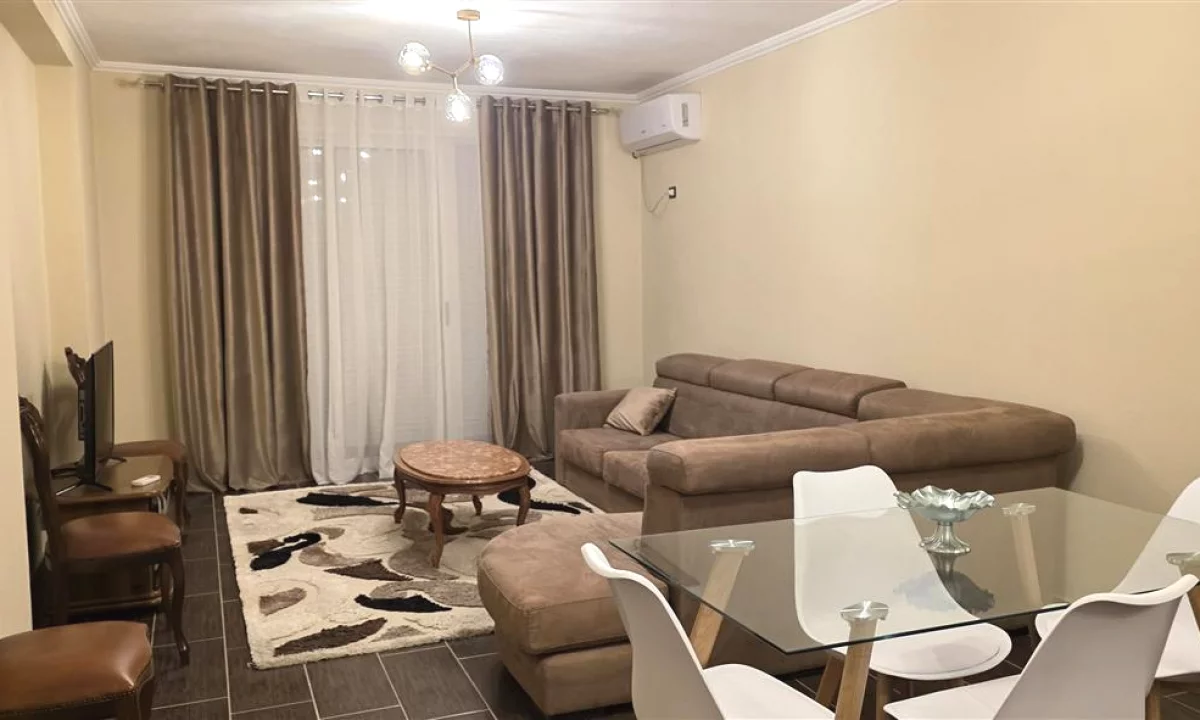 Shtepi me qera Apartament ne Tirane, 2+1, Mobilimi E mobiluar, Pagesa 50,000  Leke.