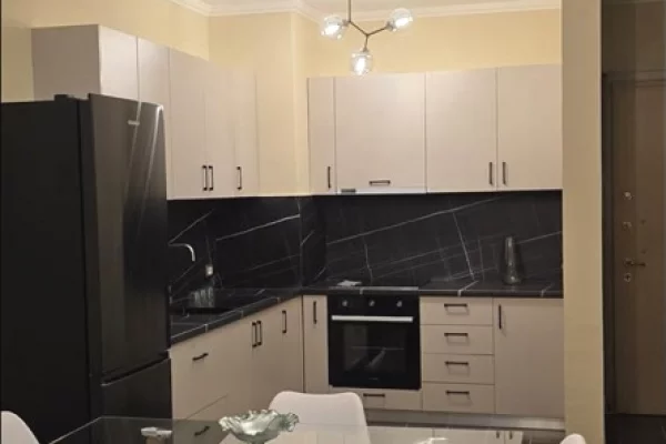 Shtepi me qera Apartament ne Tirane, 2+1, Mobilimi E mobiluar, Pagesa 50,000  Leke.