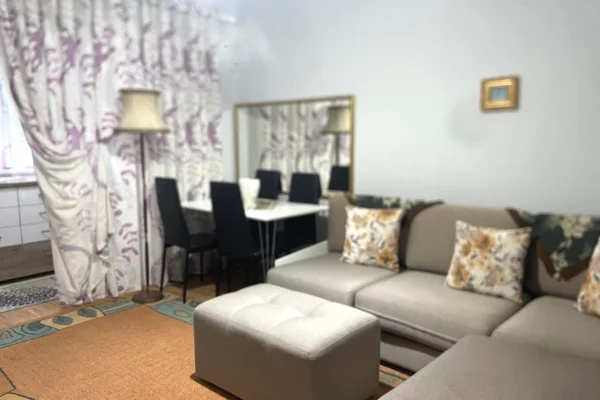 Shtepi me qera 2+1 ne Tirane - 65,000 Leke